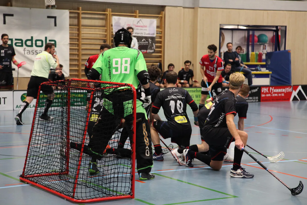 img_1949_0 Die Spieler des UHC Pfannenstiel leisteten gegen Basel Regio harten Widerstand. (Bild: zvg)