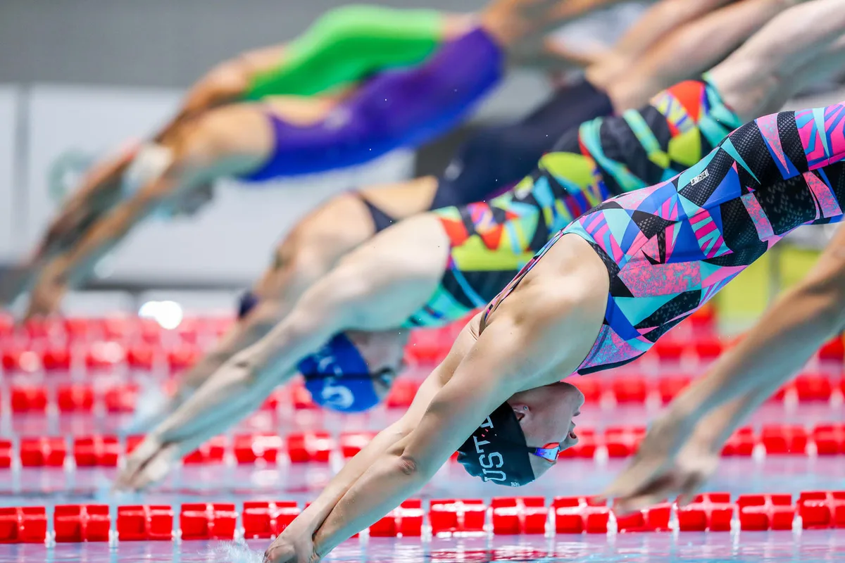 sport_05022017_schwimmen_crm_12 Packender Schwimmsport im neuen Hallenbad Uster. (Archivbild: Christian Merz), Die Unterschrift von Maria Ugolkova ist bei der Schwimmjugend gefragt. (Archivbild: Christian Merz), Auch Sara Staudinger zählt zu den Medaillenkandidatin des SCUW. (Archivbild: Christian Merz), Anfang Februar 2017 mass sich im neuen Hallenbad Uster erstmals die internationale Elite. (Archivbild: Christian Merz), Auf der temporären Tribüne finden rund 800 Zuschauer Platz. (Archivbild: Christian Merz), Auf die Plätze, fertig, los. (Archivbild: Christian Merz)