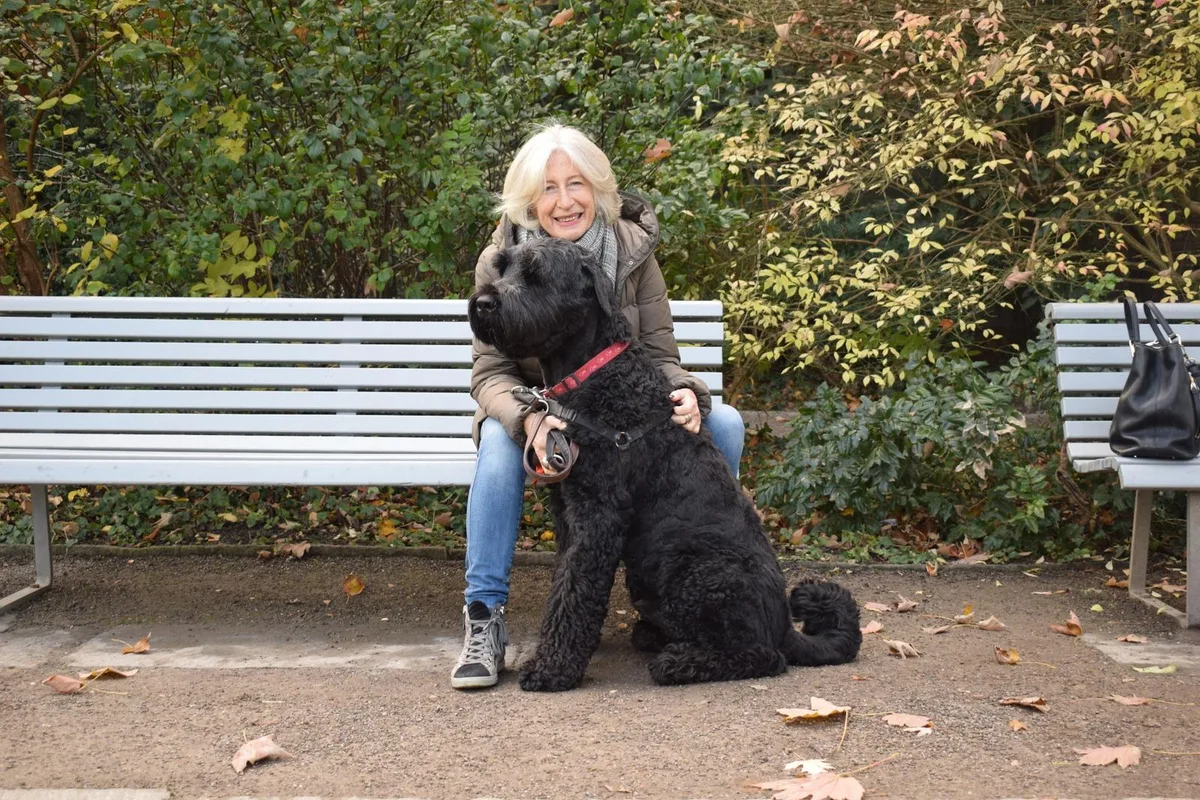 tierliebe_30-11 Ines Maroni und der russische Terrier Boromir sind ein Herz und eine Seele.
(Bild: Talina Steinmetz)