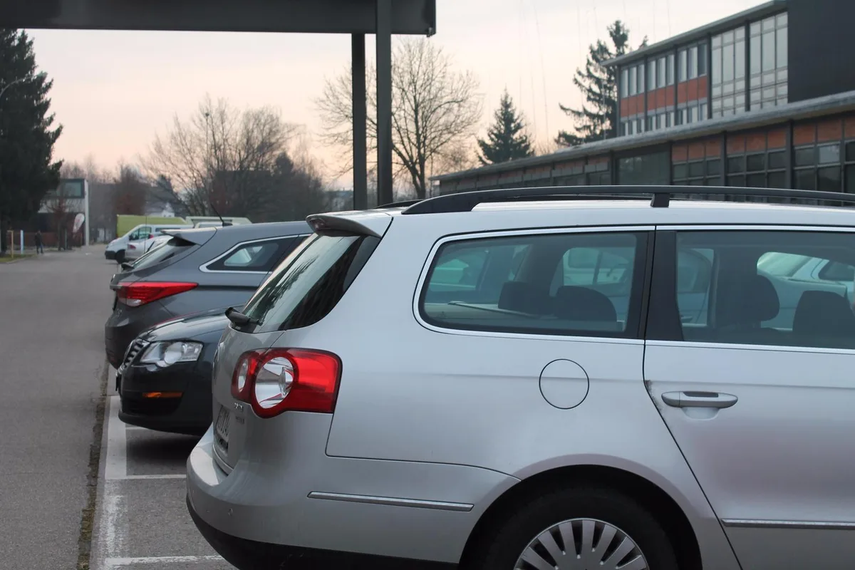 img_6003 Das Parkierungskonzept der Stadtpolizei Winterthur konnte erfolgreich umgesetzt werden.
(Symbolbild: zvg) , Das Parkhaus am Hauptbahnhof Winterthur war in Spitzenzeiten voll.
(Symbolbild HB Winterthur: zvg) , Die Stadtpolizei beantwortete während allen Messetagen Fragen der Passanten und Besucher.
(Symbolbild: Stadtpolizei Winterthur) , Die Gespräche während der Messe mit den Besuchern bestätigte das Konzept.
(Symbolbild: Stadtpolizei Winterthur)