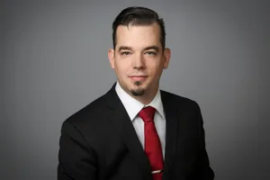 1j8b0032 Seit 2013 ist Silvio Foiera (EDU) im Ustermer Gemeinderat. Im nächsten Jahr will er in den Stadtrat. (Bild: zvg)