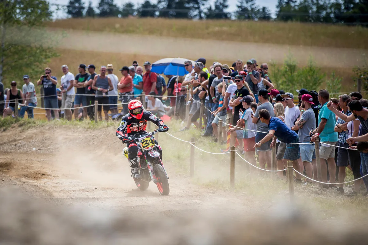 sport_16072017_supermoto_crm_30 Beim Heimrennen in Bäretswil wurde Kevin Tschümperlin Tagessieger. (Archivbild: Christian Merz)
