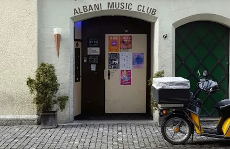 Im Albani Music Club lautet der Neujahrsvorsatz: Tanzen und trinken. 

(Bild: zvg)