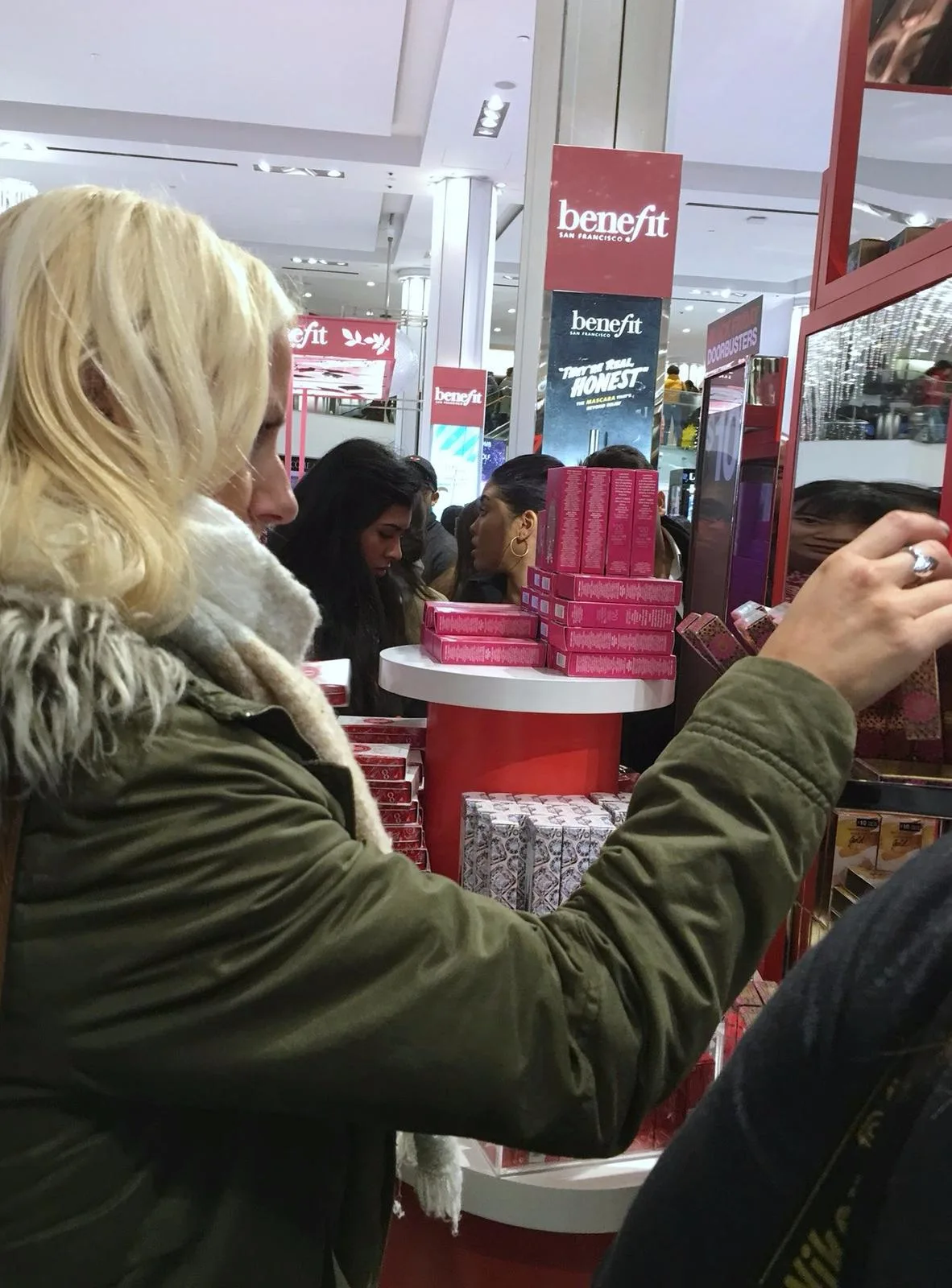 1511485375305 Im Jahr 2018 dürfte noch mehr eingekauft werden. (Symbolbild: Anne D'Innocenzio, Keystone)