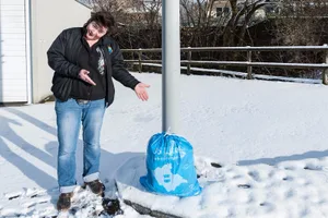 17012018_abfallsack_egg_gu_01_preview Okay, da steht er, aber wird er auch abgeholt? Das fragt sich Kathrin Molinari. (Foto: André Gutzwiller)