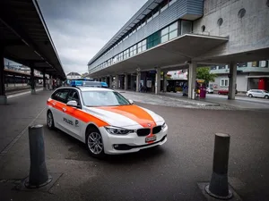 uster_04052017_polizeibahnhof_sbo_9_preview_seraina Die echte Polizei warnt vor falschen Polizisten. (Archiv: Seraina Boner)