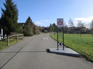 2018-01-29-bild-01-tempo-30-zone-wermatswilv Beginn der Tempo-30-Zone auf der Fohlenweidstrasse. (Fotos: PD), Einfahrt in die Tempo-30-Zone ab der Chammerholzstrasse in die Gablerackerstrasse., Einfahrt in die Tempo-30-Zone ab der Pfäffikerstrasse in die Fehraltorferstrasse., Einfahrt in die Tempo-30-Zone ab der Pfäffikerstrasse in die Tobelstrasse.