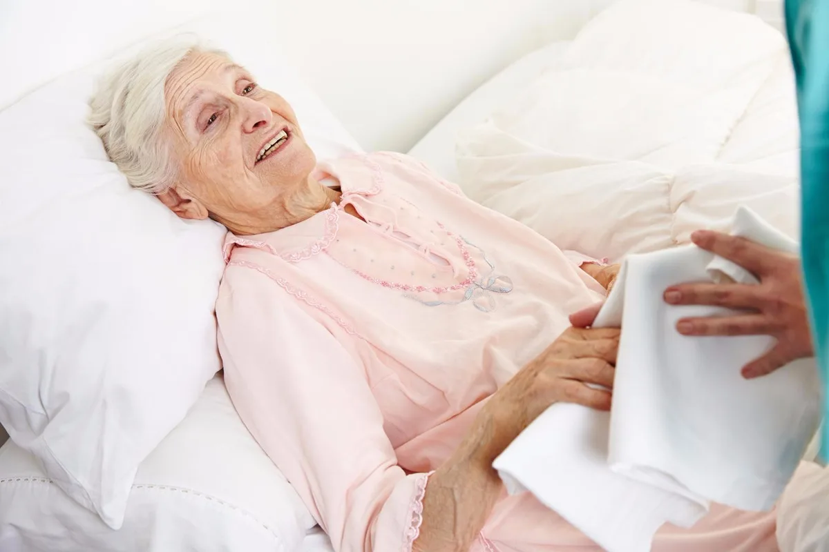 fotolia_58302357_l_preview Wer im Alter Hilfe benötigt, bekommt von der AHV zusätzliche finanzielle Unterstützung. Allerdings nur unter gewissen Bedingungen. (Symbolbild: Fotolia)
