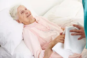 fotolia_58302357_l_preview Wer im Alter Hilfe benötigt, bekommt von der AHV zusätzliche finanzielle Unterstützung. Allerdings nur unter gewissen Bedingungen. (Symbolbild: Fotolia)