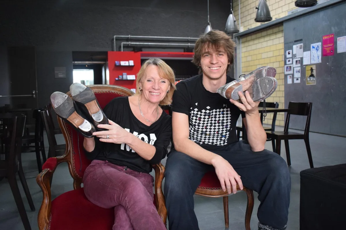 Liba und ihr Sohn Daniel Borak führen zusammen das Dancestudio Borak. 

(Foto: Talina Steinmetz), Die beiden sind ein eingespieltes Team. Daniel Borak wird das Dancestudio Borak übernehmen, sobald Liba Borak aufhört. 

(Foto: Talina Steinmetz)