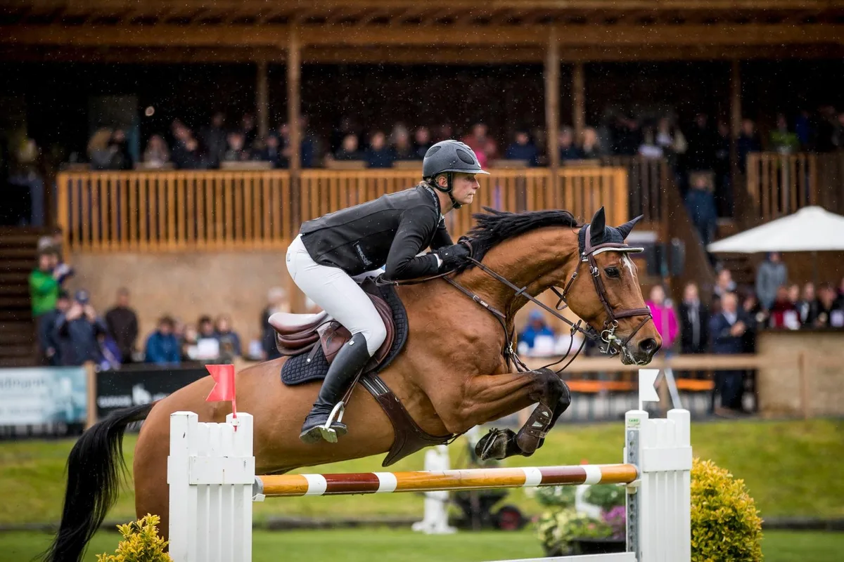 uster_01052017_pferdesporttage_crm_27 Schlechte Witterung an den Pferdesporttagen 2017 stellten die Organisatoren vor Herausforderung. Für ihre Arbeit wurden sie jetzt mit einem Preis ausgezeichnet. (Foto: Christian Merz)