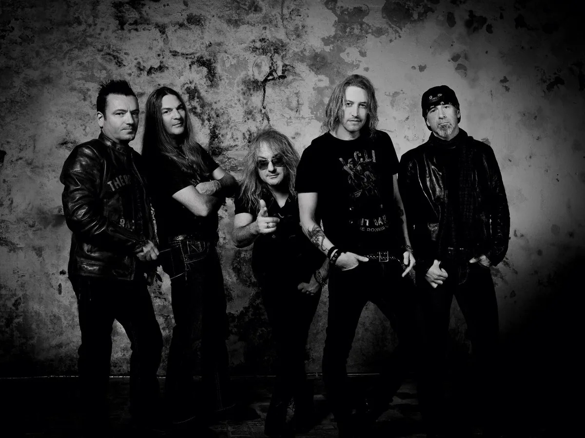 Gotthard ist momentan auf «Defrosted II»-Tour. Dazu gehört auch der Winterthurer Freddy Scherer (ganz rechts). 

Foto: Martin Häusler