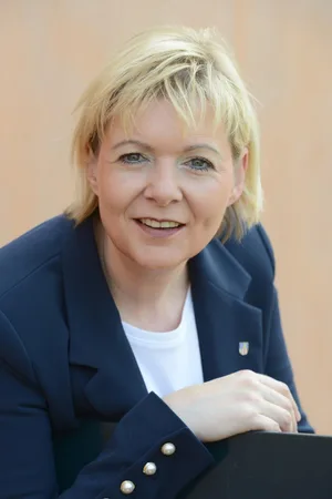 jacqueline_hofer Jacqueline Hofer findet, dass der haushälterische Umgang mit den Finanzen an erster Stelle stehen muss. (Foto: PD)