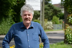 andre_winkler André Winkler gefällt es in Dübebndorf. Als Stadtrat würde er aber das Sozialwesen unter die Lupe nehmen und sich für mehr günstigen Wohnraum einsetzen. (Foto: Philippe Wenger)