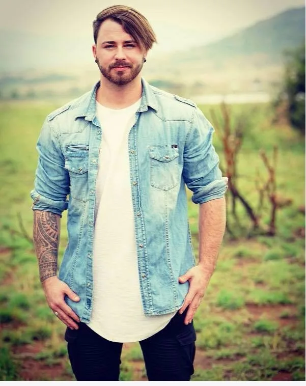 michel_truog Michel Truog aus Neftenbach schaffte den Einzug in die Liveshows von Deutschland sucht den Superstar.
(Foto: Facebook / Michel Truog) , Der 26-Jährige setzte sich gegen seinen Freund und Gegner Sven Lüchtenborg durch.
(Foto: Screenshot)