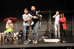 dsc_1509 Das Theater Prointegras führt sein Stück noch einmal in Zürich und zweimal in Uster auf. (Foto: PD), Das Theater Prointegras führt sein Stück noch einmal in Zürich und zweimal in Uster auf. (Foto: PD), Das Theater Prointegras führt sein Stück noch einmal in Zürich und zweimal in Uster auf. (Foto: PD), Das Theater Prointegras führt sein Stück noch einmal in Zürich und zweimal in Uster auf. (Foto: PD)
