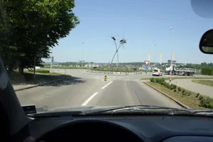 img_0963 Hier irgendwo muss sie doch sein, die Tafel. (Foto: Thomas Bacher), Ein Versuch, die verworrene Situation verständlich darzustellen. (Grafik: Juliana Mitreska)
