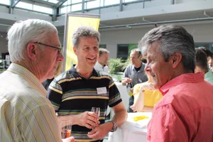 img_8328 Der 14. Arbeitgeberanlass der Oberländer RAVs war dem Thema Digitalisierung gewidmet. (Bild: Christian Brändli), An der Podiumsdiskussion nahmen (von links) Adrian Helbling (Geschäftsführer der Ecoparts AG), Matthias P. Spielmann (CEO GZO Spital Wetzikon), Marek Dutkiewicz (CEO HR Campus AG Dübendorf), Bruno Sauter (Chef Amt für Wirtschaft und Arbeit) und Erwin Meier (Geschäftsführer der Ernst Meier AG) teil. (Bild: Christian Brändli) , An der Podiumsdiskussion nahmen (von links) Adrian Helbling (Geschäftsführer der Ecoparts AG), Matthias P. Spielmann (CEO GZO Spital Wetzikon), Marek Dutkiewicz (CEO HR Campus AG Dübendorf), Bruno Sauter (Chef Amt für Wirtschaft und Arbeit) und Erwin Meier (Geschäftsführer der Ernst Meier AG) teil. (Bild: Christian Brändli) , An der Podiumsdiskussion: links, Matthias P. Spielmann (CEO GZO Spital Wetzikon), Marek Dutkiewicz (CEO HR Campus AG Dübendorf), Bruno Sauter (Chef Amt für Wirtschaft und Arbeit) und Erwin Meier (Geschäftsführer der Ernst Meier AG) teil. (Bild: Christian Brändli) , An der Podiumsdiskussion nahmen (von links) Adrian Helbling (Geschäftsführer der Ecoparts AG), Matthais P. Spielmann (CEO GZO Spital Wetzikon), Marek Dutkiewicz (CEO HR Campus AG Dübendorf), Bruno Sauter (Chef Amt für Wirtschaft und Arbeit) und Erwin Meier (Geschäftsführer der Ernst Meier AG) teil. (Bild: Christian Brändli) , Aus dem Vortrag von Marek Dutkiewicz, CEO HR Campus AG Dübendorf. (Bild: Christian Brändli), Aus dem Vortrag von Marek Dutkiewicz, CEO HR Campus AG Dübendorf. (Bild: Christian Brändli), Marek Dutkiewicz, CEO HR Campus AG Dübendorf, erklärt seine Geschäftsphilosophie. (Bild: Christian Brändli), Marek Dutkiewicz, CEO HR Campus AG Dübendorf, erklärt seine Geschäftsphilosophie. (Bild: Christian Brändli), Der Chef des Amts für Wirtschaft und Arbeit, Bruno Sauter, bei seinem Eingangsreferat. (Bild: Christian Brändli), Der 14. Arbeitgeberanlass der Oberländer RAVs war dem Thema Digitalisierung gewidmet. (Bild: Christian Brändli), Der 14. Arbeitgeberanlass der Oberländer RAVs war dem Thema Digitalisierung gewidmet. (Bild: Christian Brändli), Der 14. Arbeitgeberanlass der Oberländer RAVs war dem Thema Digitalisierung gewidmet. (Bild: Christian Brändli), Der 14. Arbeitgeberanlass der Oberländer RAVs war dem Thema Digitalisierung gewidmet. (Bild: Christian Brändli)