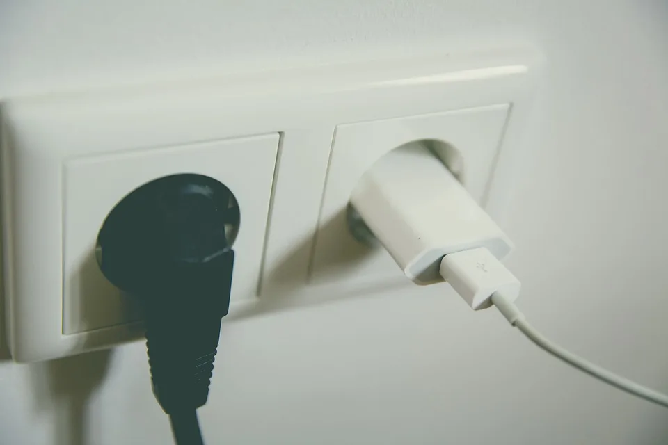 socket-1794616_960_720 80 Liegenschaften im Winterthurer Büelrain waren heute vorübergehend ohne Strom. (Symbolbild: Pixabay.com)