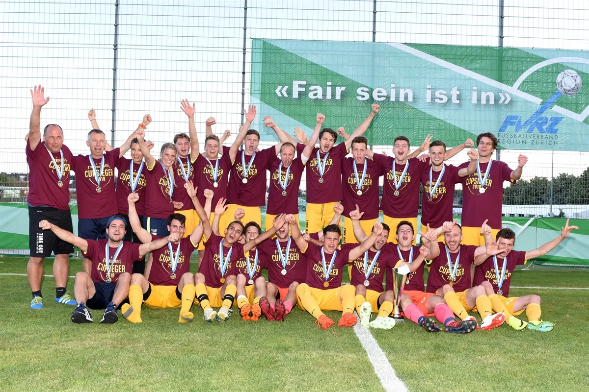 sv_26320_1_1 FVRZ-Cupsieger Greifensee freut sich nun auf den FCW. (Foto: Franz Feldmann/www.sportfotos.ch)