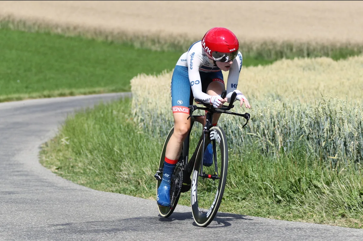 screen-shot-2018-06-27-at-17-05-07 Nicole Hanselmann unterwegs zum Sieg im Zeitfahren. (Foto: Cervélo Bigla Pro Cycling Team), Handbiker Felix Frohofer holte gleich beide Titel. (Archivfoto: Seraina Boner)