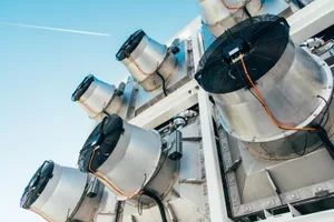 20180716_bild_klimafondsrm08041435 Die Filteranlage von «Climeworks» in Hinwil gewinnt Kohlendioxid aus der Umgebungsluft, das industriell genutzt werden kann (Foto: Julia Dunlop).