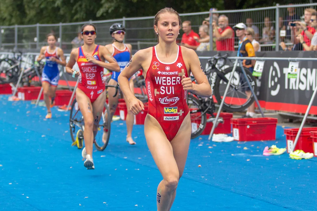20180720_124241_img_4035-xl Jasmin Weber wurde 16. an ihrer ersten Elite-EM. (Foto: Swiss Triathlon/Bettina Westermann), Anja Weber unterwegs zum sechsten Platz bei den U20-Juniorinnen. (Foto: Swiss Triathlon/Bettina Westermann)