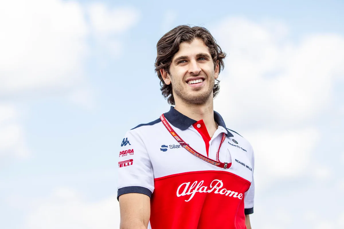 Fährt nächste Saison Rennen für Sauber: Antonio Giovinazzi., Giovinazzi folgt auf Marcus Ericsson, der als dritter Fahrer bei Sauber bleibt.