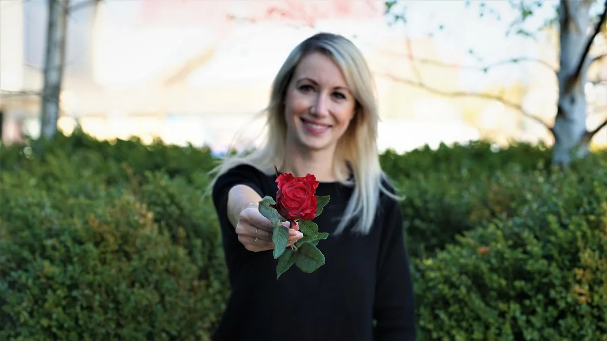 sofia_bericht_2_0 Sofia Stathis aus Grafstal möchte das Herz des Bachelors für sich gewinnen. , Mit 34 ist sie die älteste aller Teilnehmerinnen. , Sofia hat keine bestimmte Taktik, um Clive für sich zu gewinnen. «Ich bin einfach ich selber.», Ob sie Clive Bucher damit überzeugen kann?