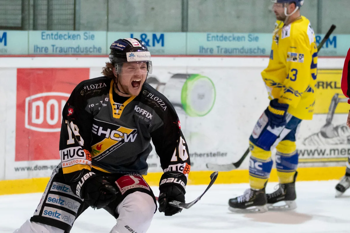 _r8i1398 Die Wetziker (hier Adrian Rykart) jubeln auch nächste Saison in der 1. Liga.