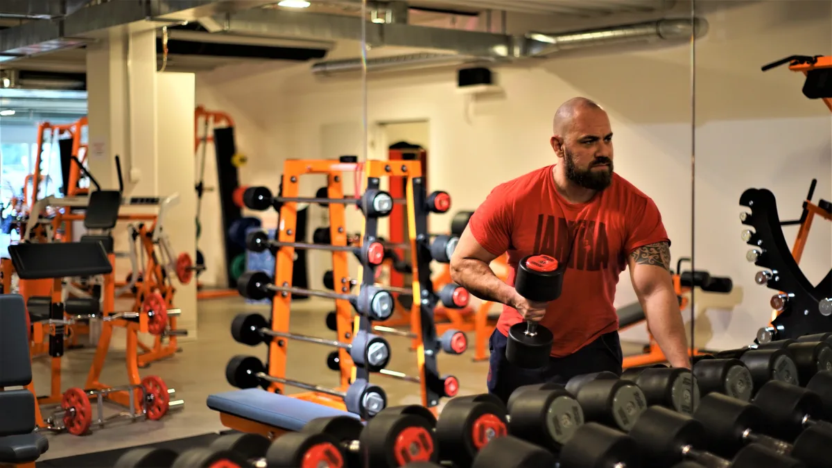 fabio_oldschool_gym_6 Fitnessbetreiber Fabio Villani freut sich, dass er seine Studios am Montag wieder öffnen darf., Das ist aber nur unter Einhaltung eines Schutzkonzepts möglich., Dieses sieht Abstandsregelungen und Einlassbeschränkungen vor.