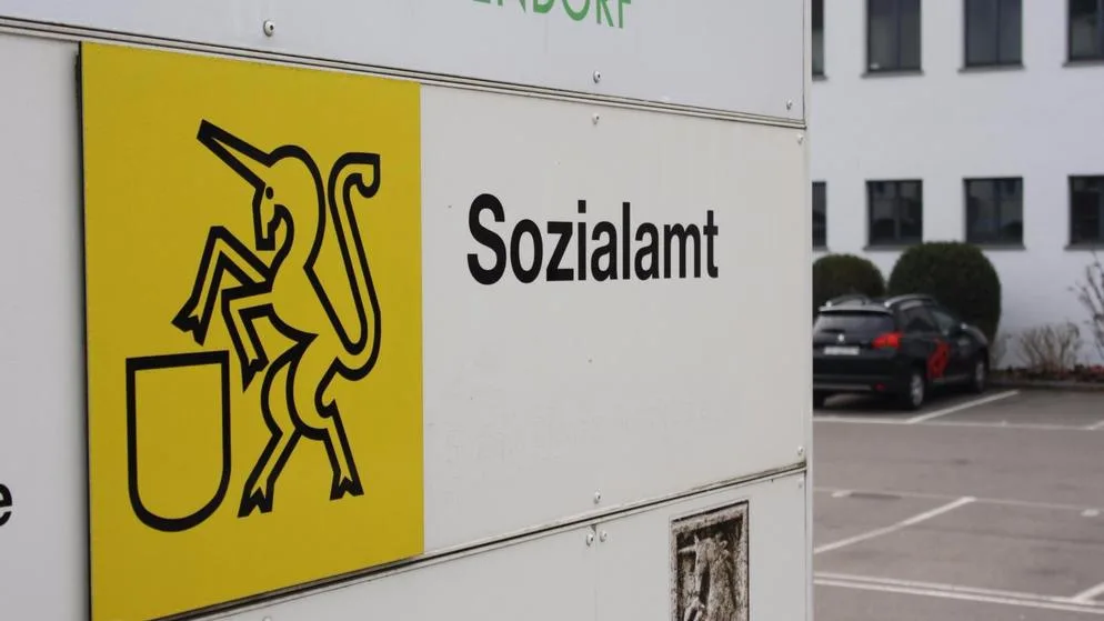 qqqqqqqqqqqqqqqqqqqqqqqqqqqqq Und wieder gehen die Wogen hoch wegen dem Dübendorfer Sozialamt.