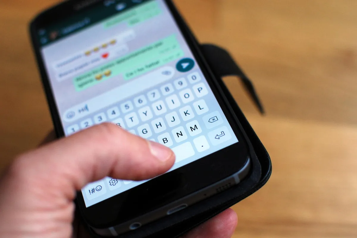 Ein Mann, der per Whatsapp Drohungen und Beleidigungen verbreitete, wurde verurteilt. (Symbolfoto: Fotolia)