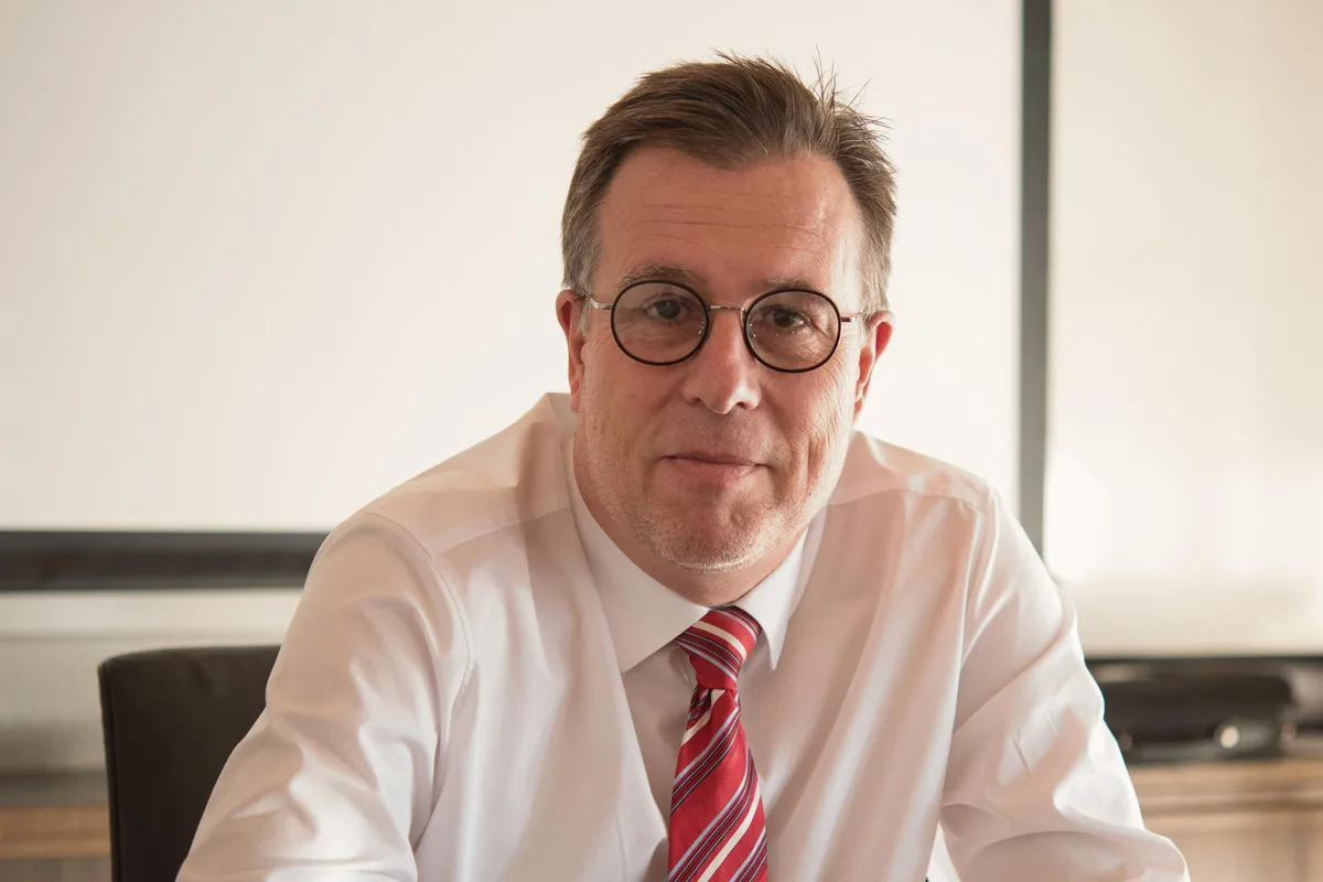 markus_gossweiler_bild Markus Gossweiler sucht als Gemeindeschreiber in Zollikon eine neue Herausforderung., Noch bis September bleibt er Gemeindeschreiber., Markus Gossweiler ist seit 29 Jahren als Gemeindeschreiber von Maur tätig.