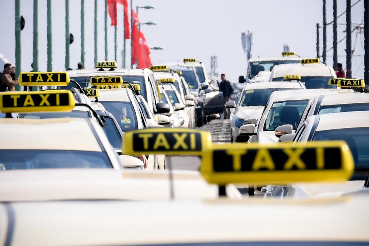 07495883 Vier Mal an Tag verkehrt in Bauma ein Fixtaxi - eine Fahrt kostet drei Franken.