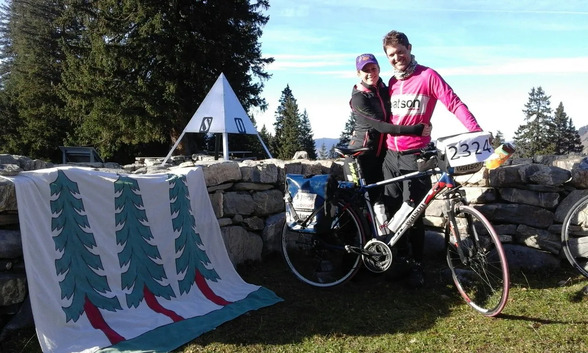 Oben auf der Ällgi-Alp angekommen – Reto Fehr legte bis hier her 11'000 Kilometer zurück. (Foto: PD)