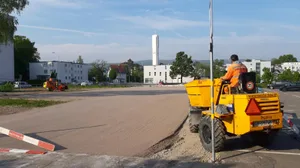 20190517_081843 Begehbar, aber trotzdem wasserdurchlässig: Der neue Belag auf der Leepünt-Brache.