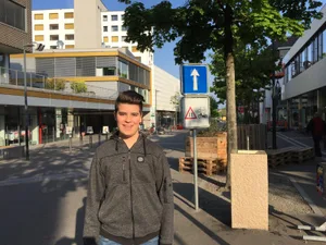 img_7054 Pascal Scherb an der Gerichtsstrasse, wo auch der Vereinstag stattfinden wird., Marktstimmung am letztjährigen Vereinstag.