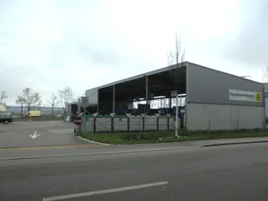 sammelstelle Neu darf man auch ohne Zutrittskarte rein: die Hauptsammelstelle an der Usterstrasse.