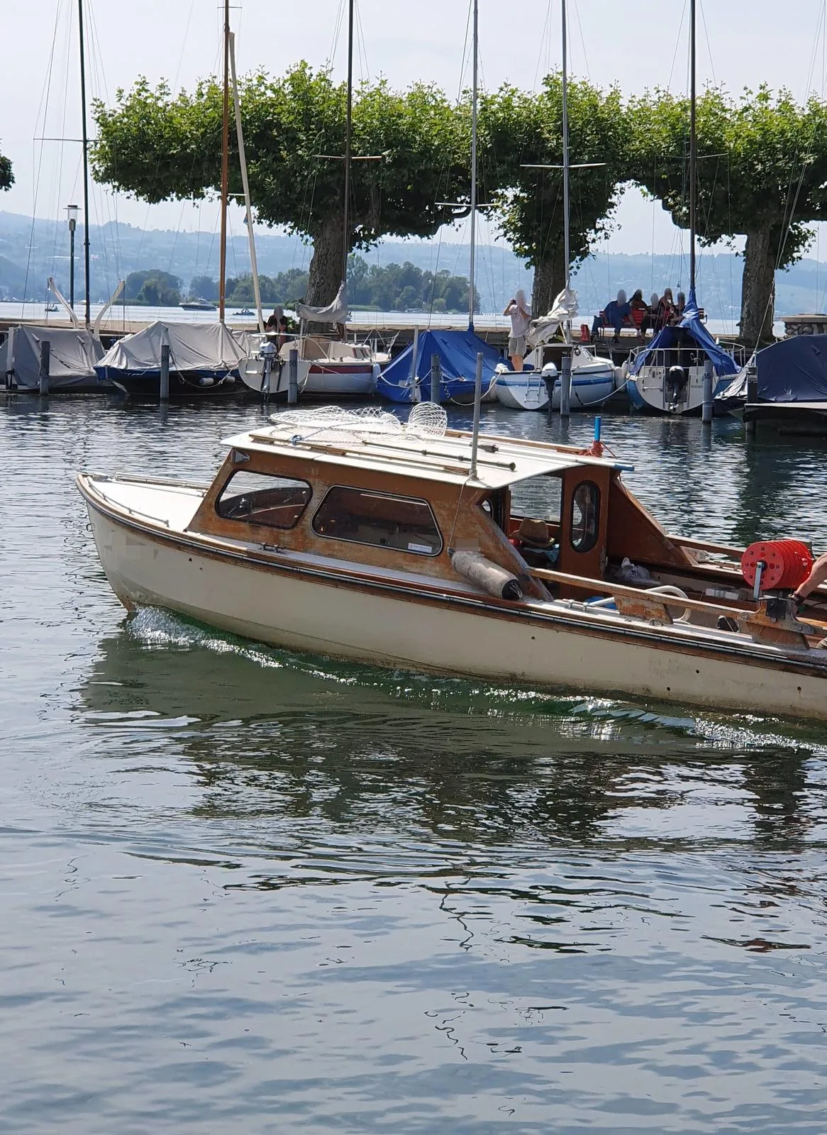 rapperswil_jona Der Motorradfahrer verletzte sich beim Unfall.