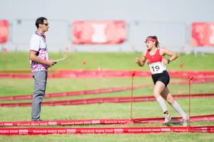 181013170515-lom Anna Jurt (links) gilt als derzeit grösste Schweizer Nachwuchshoffnung., Beim ersten «Alpenpokal» (hier beim Laser Run) erreichten einige Athleten vom Ustermer Stützpunkt Spitzenränge, Der Ustermer Tom Perret im Fechtwettkampf., Anna Jurt am Olympischen Jugend Festival in Buenos Aires.