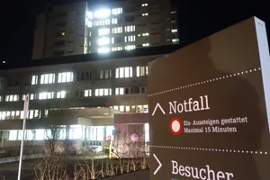 20_nf_dsc01391 In der Notfallstation des Spitals Wetzikon wurde spätnachts ein gewalttätiger Streit fortgeführt.
