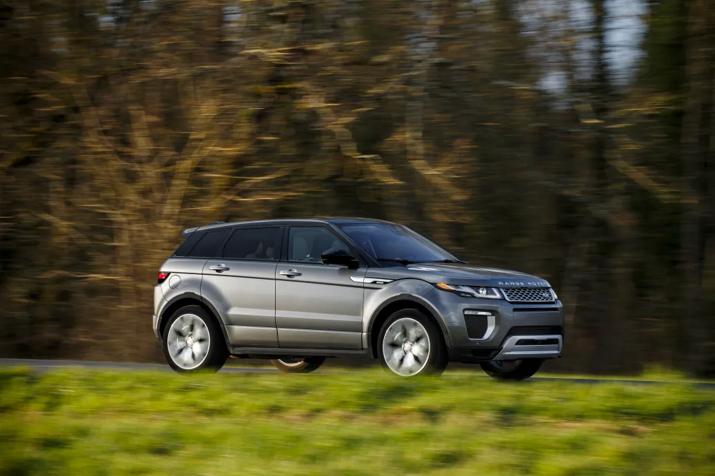 Mit einem Range Rover war ein 23-Jähriger auf der A53 viel zu schnell unterwegs.