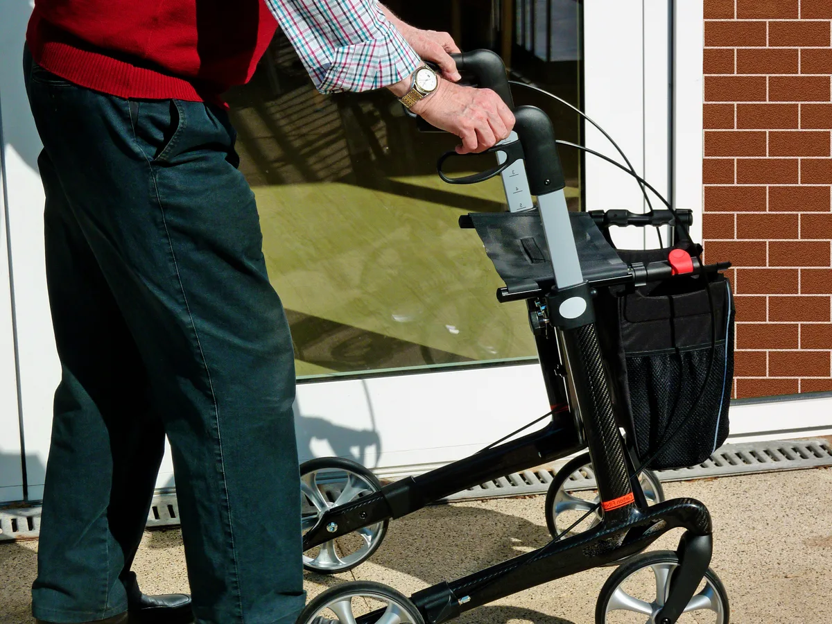 Laut einer Umfrage der Gemeine Greifensee wollen viele Einwohner auf ein Pflegeangebot im Dorf zugreifen können. , So sehen die Erweiterungspläne der Stiftung «Zentrum im Hof» aus., Aus vier Projekten ging dieses als Sieger hervor.