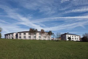 dientenrain Das Pflegepersonal, im Bild das Pflegeheim Dietenrain, soll einen Corona-Anerkennungs-Bonus bekommen., Gemäss Gemeinderat Peter Mathis-Jäggi (SP) in Form eines Uster-Batzens für beispielsweise 200 Franken pro Person.