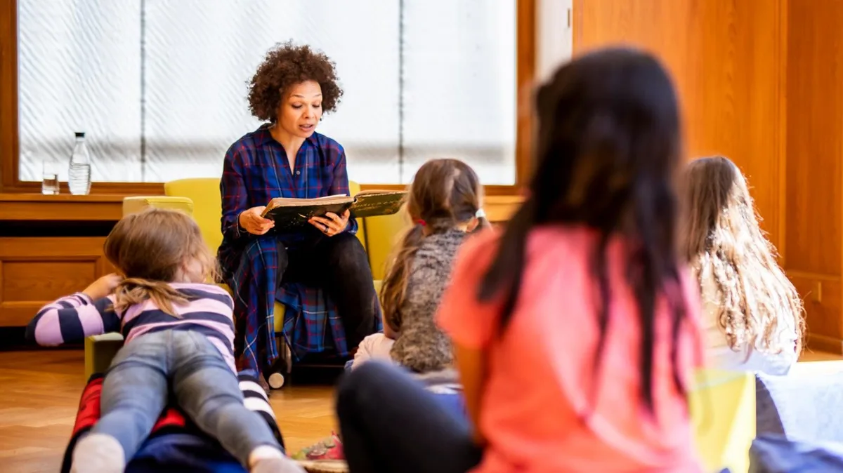 uster_23052018_vorlesetag_crm_3_preview Die Schulkinder hören am diesjährigen Vorlesetag nicht in der Ustermer Stadtbibliothek zu, sondern live vor dem Bildschirm.