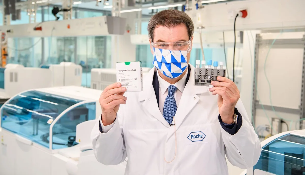 Bayerns Ministerpräsident Markus Söder besuchte Anfang Mai die Diagnostiksparte von Roche in Penzberg.