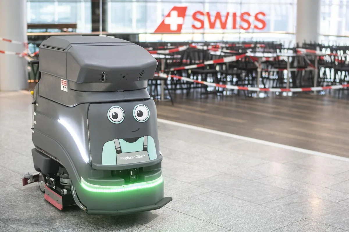 1ox9emiiklp8qv7ybgcdsy Der neue Reinigungsroboter putzt am Flughafen bloss den Boden, was nicht vor Corona schützt.