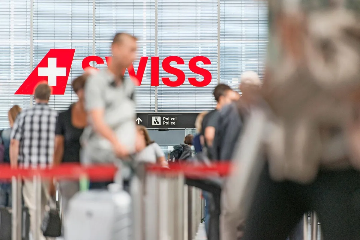 4tdwoq_aqp79ps_ickx0mw Wer heute einen Swiss-Flug bucht, diesen dann aber wegen Corona-Symptomen nicht antreten will, kann nicht kostenlos umbuchen.