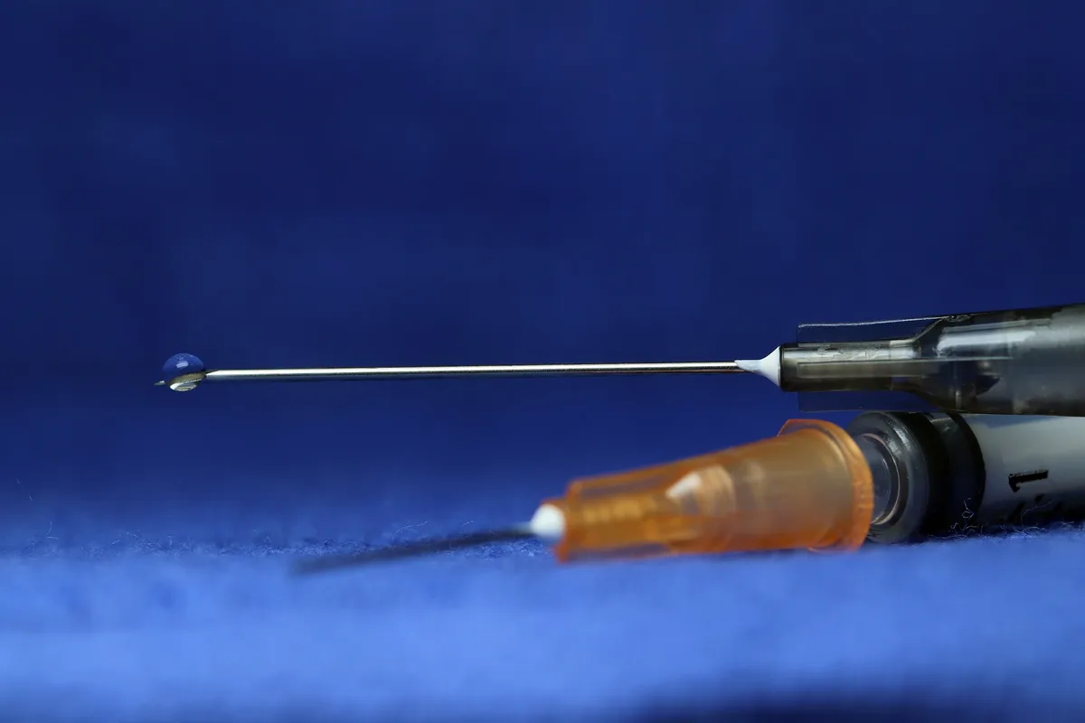 syringe-3908157_1920 Jeder Staat will als erster an eine Impfung gegen Covid-19 kommen.